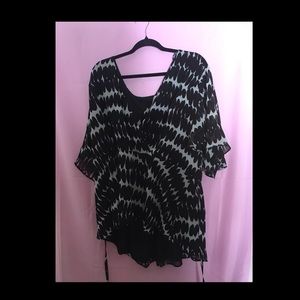 Black and white City Chic Top XXL (Never Worn)
